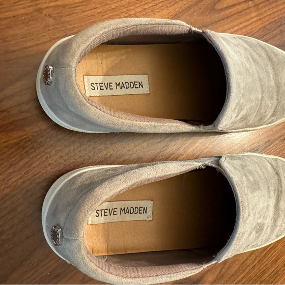 Steve Madden Women’s Gray Slip Ons - Picture 4 of 4